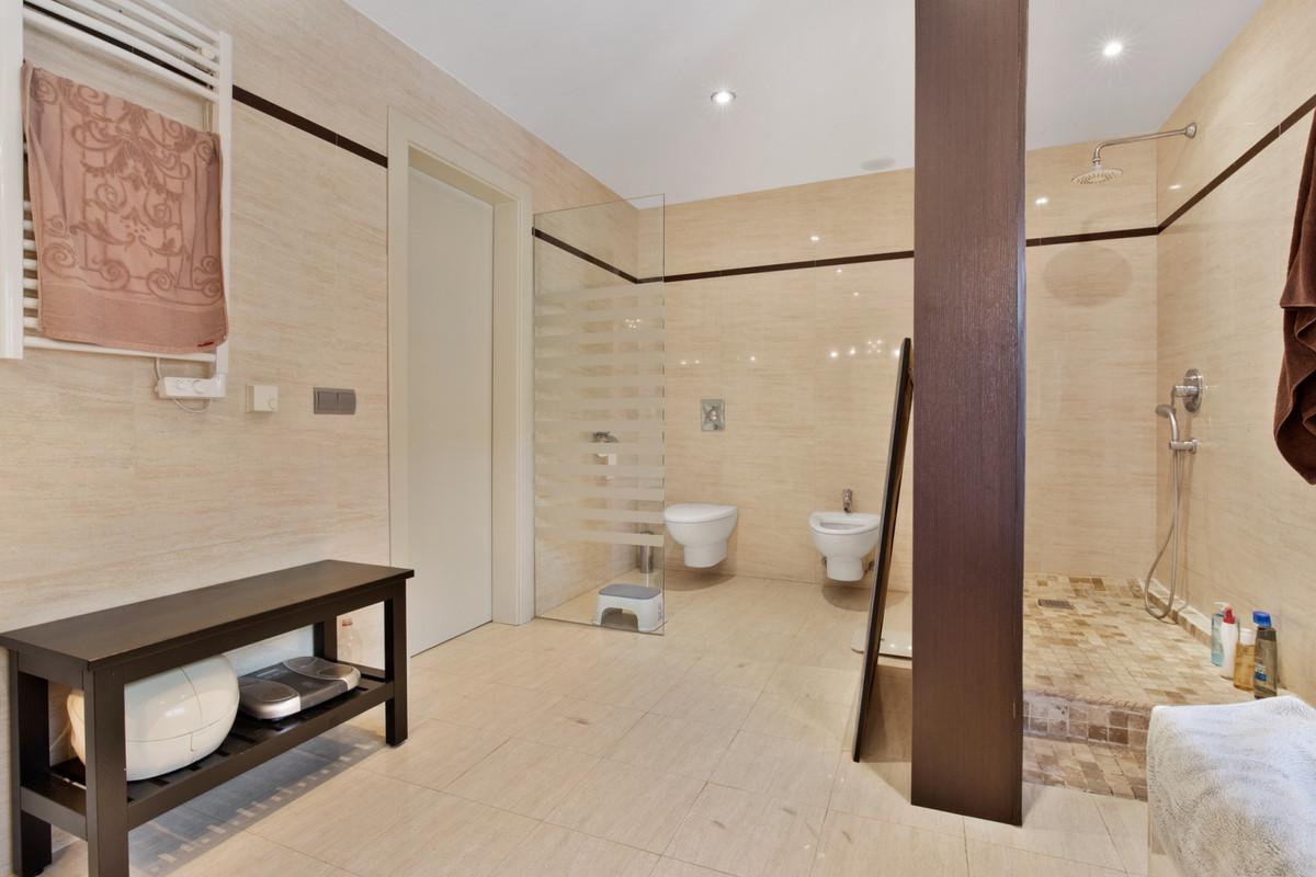 Villa for Sale in Benalmádena