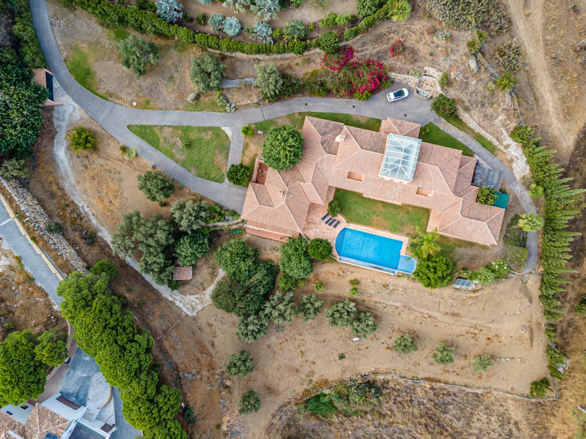 Villa for Sale in Benalmádena