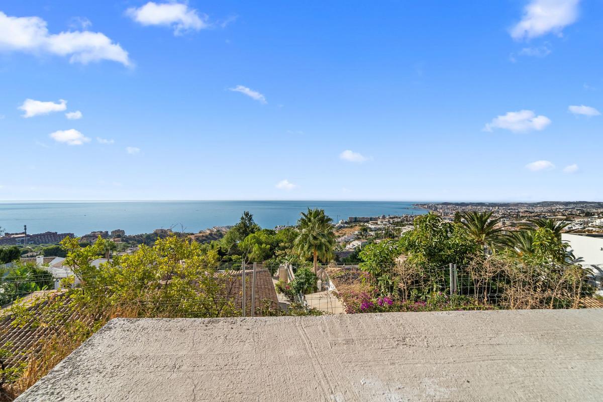 Villa for Sale in Benalmádena