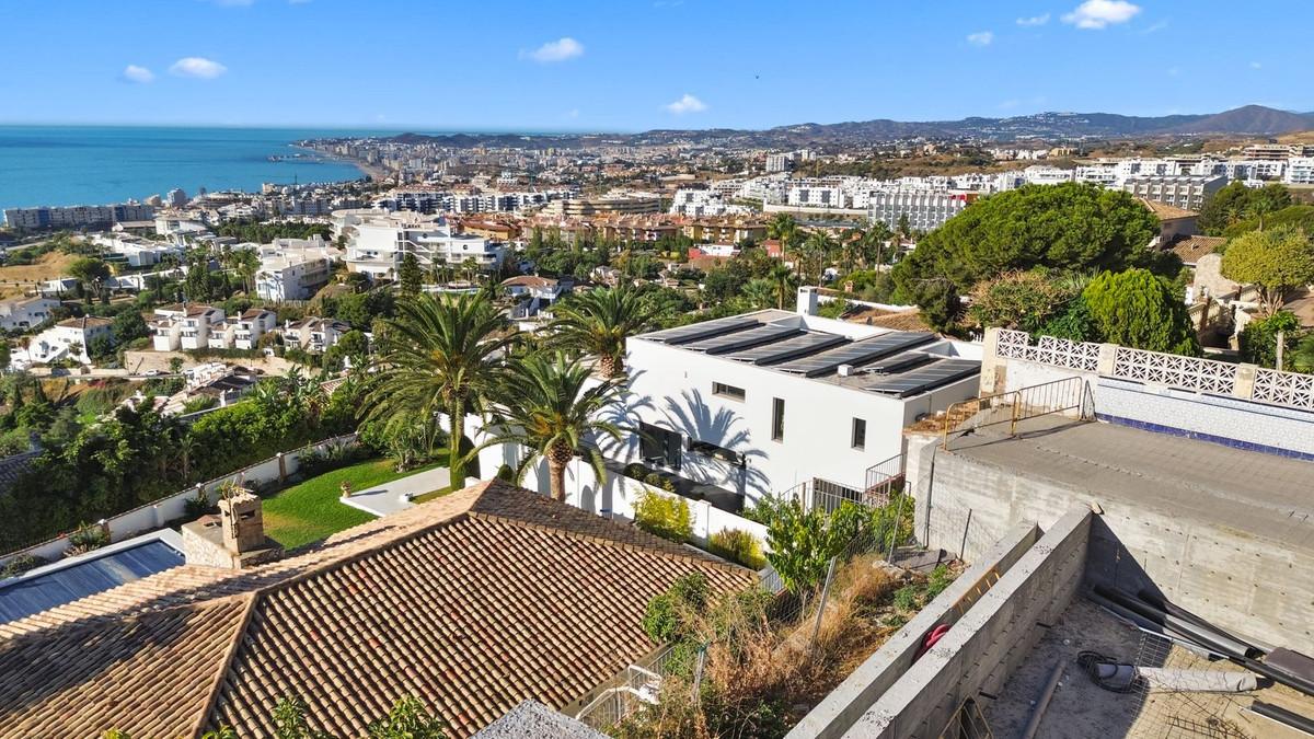Villa for Sale in Benalmádena