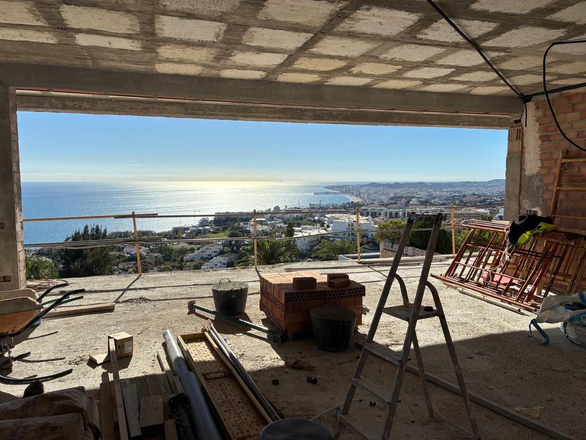 Villa for Sale in Benalmádena