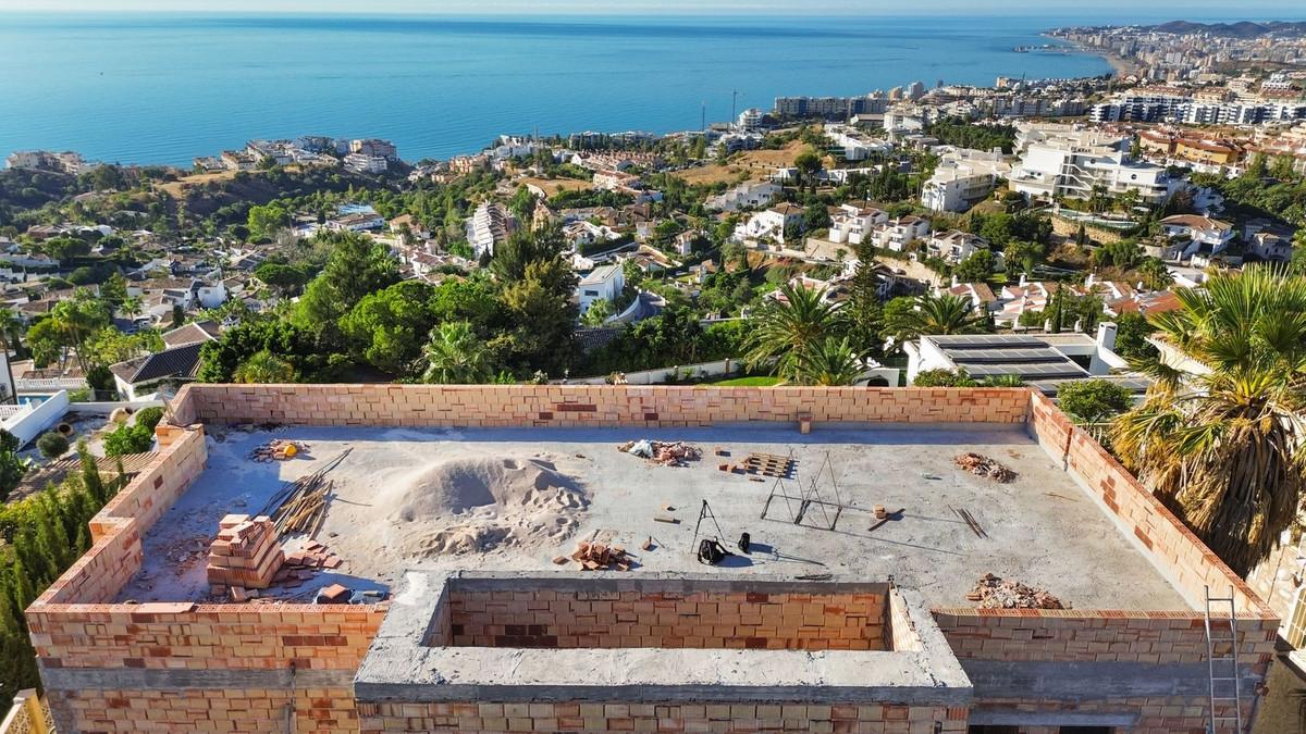 Villa for Sale in Benalmádena