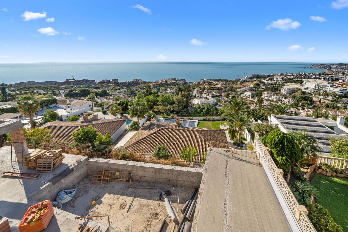 Villa for Sale in Benalmádena