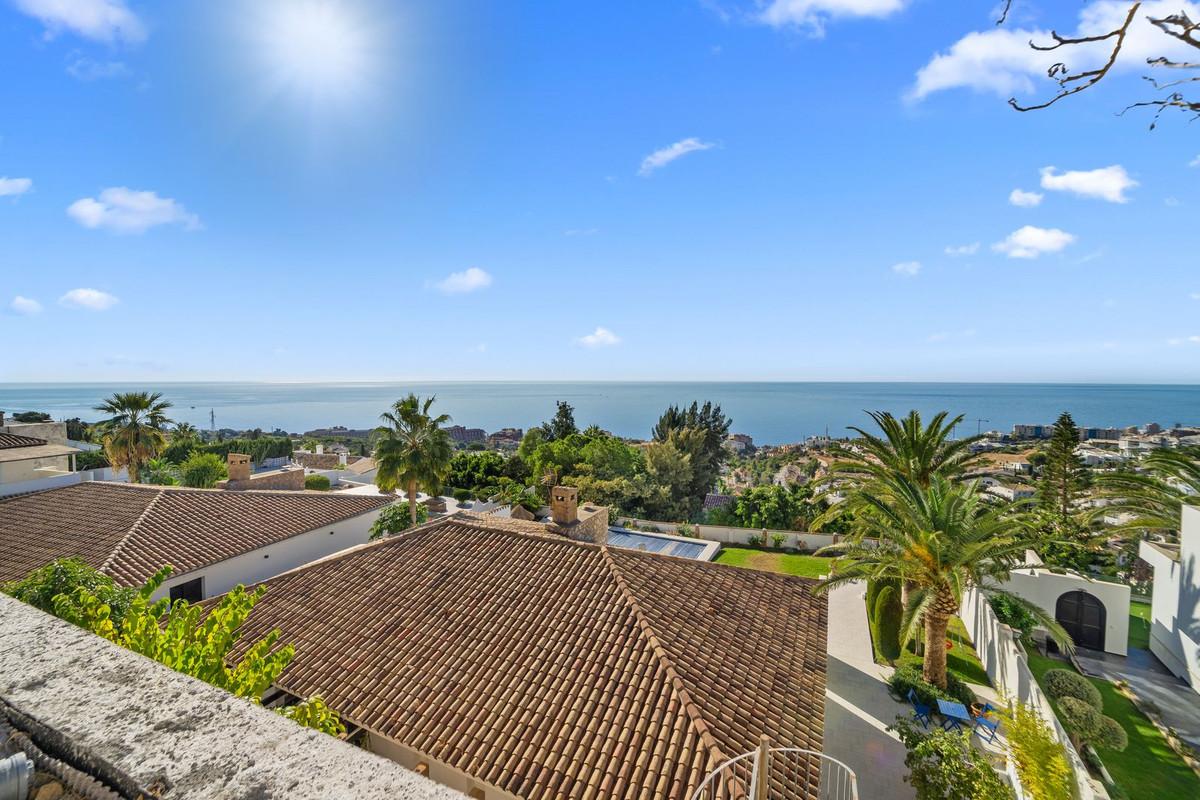 Villa for Sale in Benalmádena