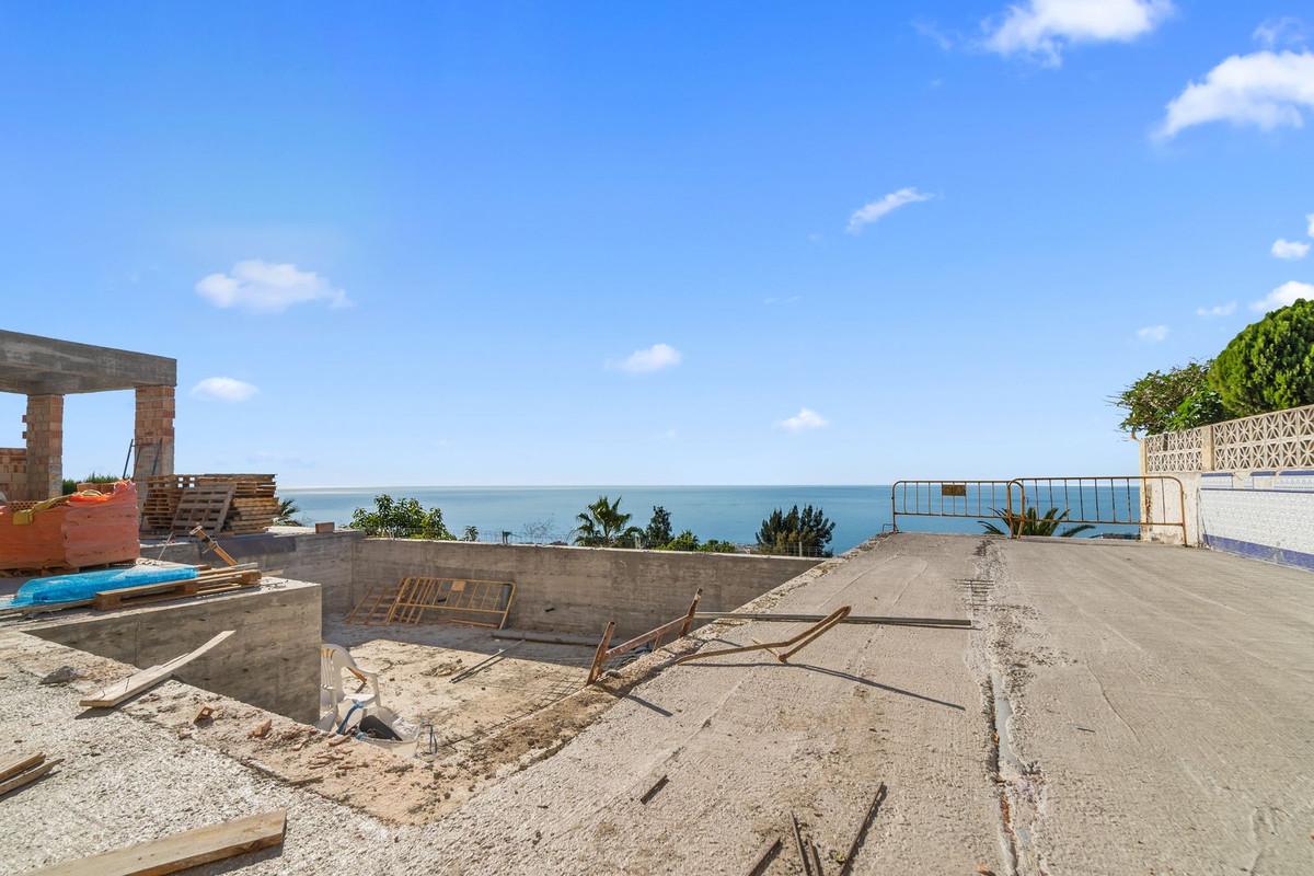 Villa for Sale in Benalmádena