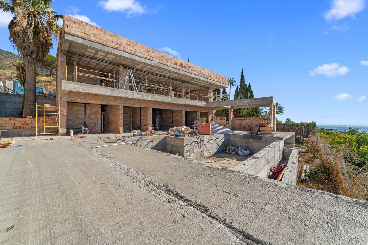 Villa for Sale in Benalmádena
