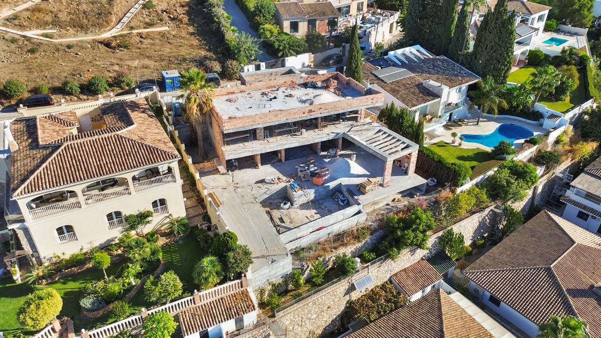 Villa for Sale in Benalmádena