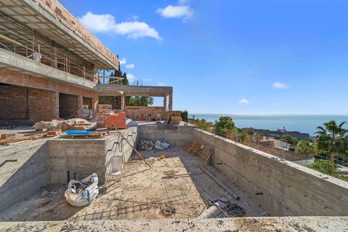 Villa for Sale in Benalmádena