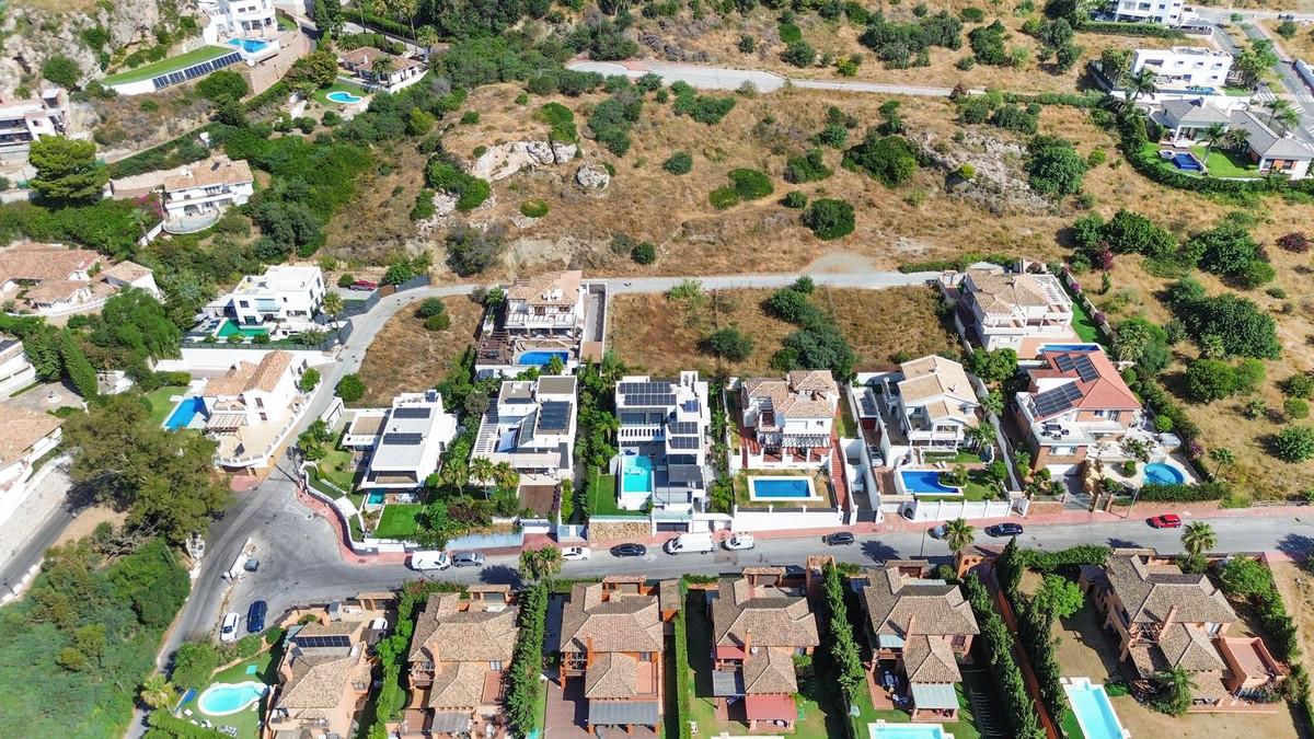 Plot for Sale in Benalmádena