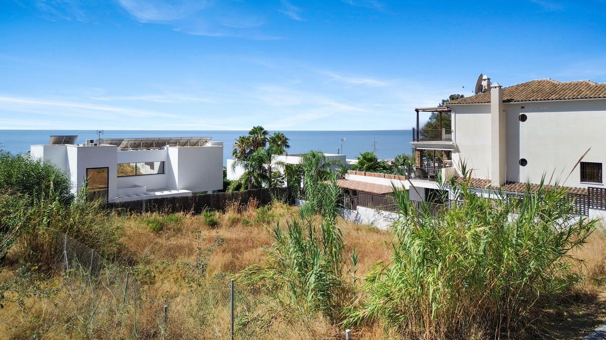 Plot for Sale in Benalmádena