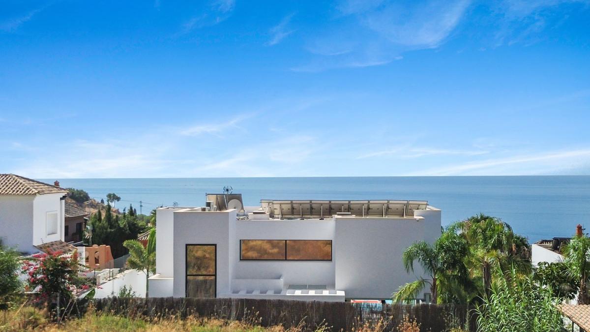Plot for Sale in Benalmádena