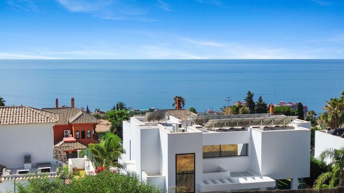 Plot for Sale in Benalmádena