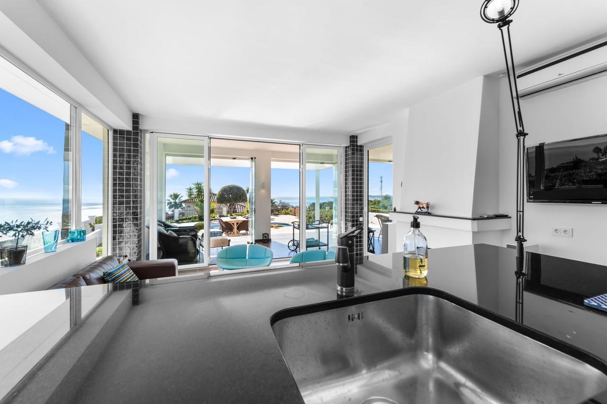 Villa for Sale in Benalmádena
