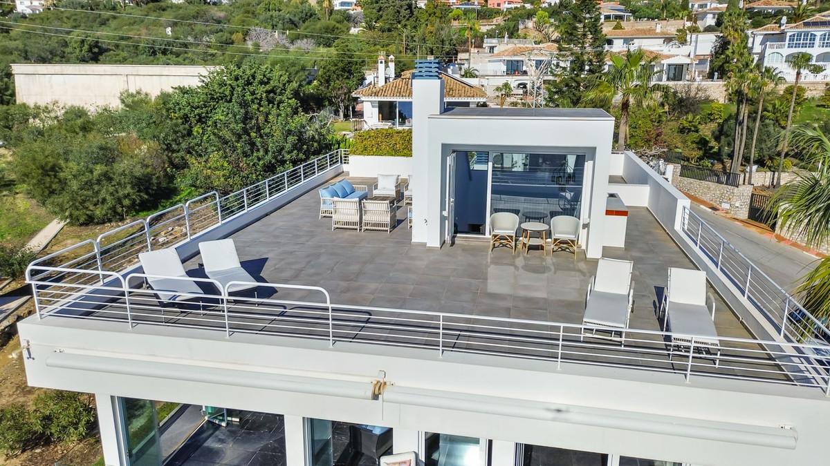Villa for Sale in Benalmádena