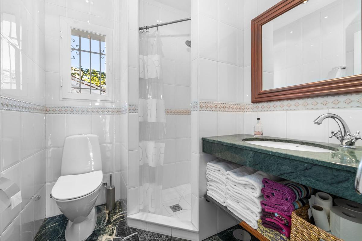 Villa for Sale in Benalmádena