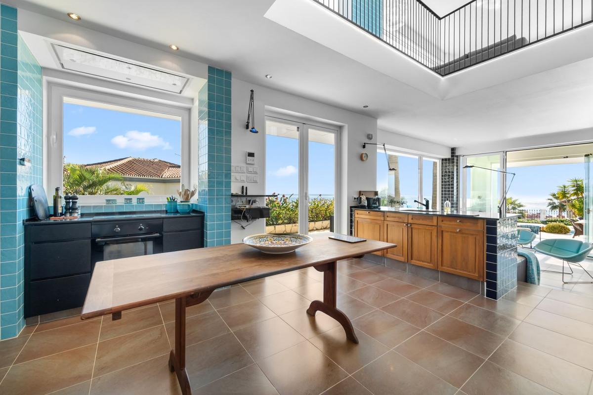 Villa for Sale in Benalmádena