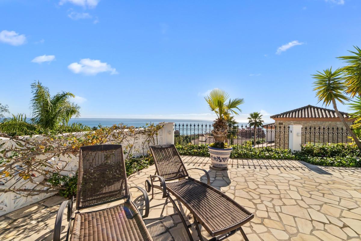 Villa for Sale in Benalmádena