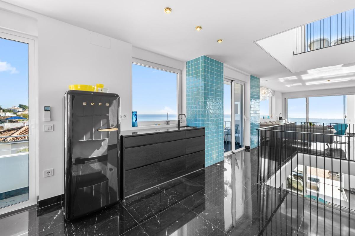 Villa for Sale in Benalmádena