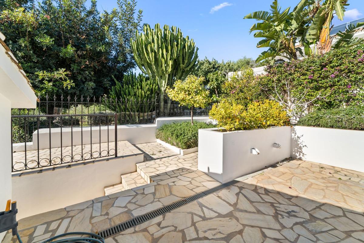 Villa for Sale in Benalmádena