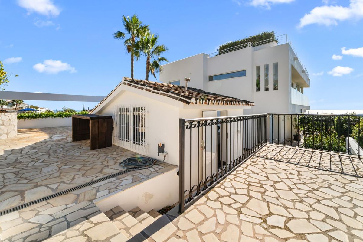 Villa for Sale in Benalmádena