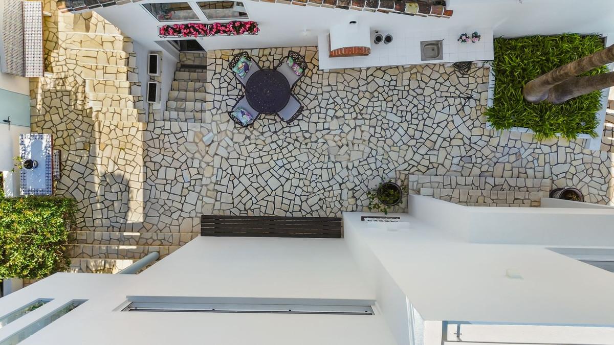 Villa for Sale in Benalmádena