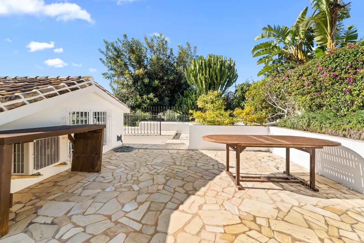 Villa for Sale in Benalmádena