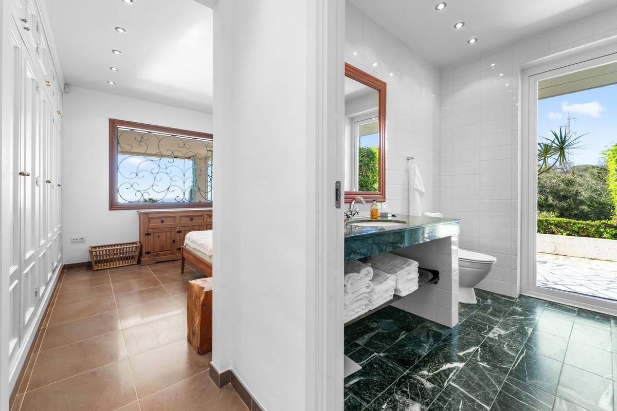 Villa for Sale in Benalmádena