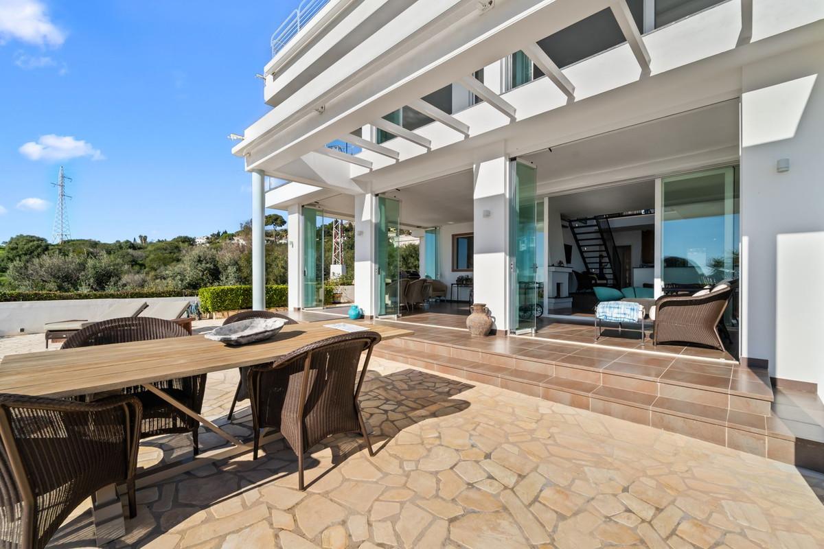 Villa for Sale in Benalmádena