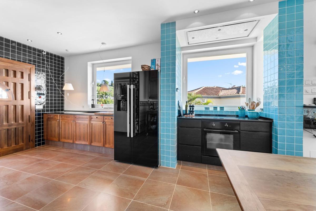 Villa for Sale in Benalmádena