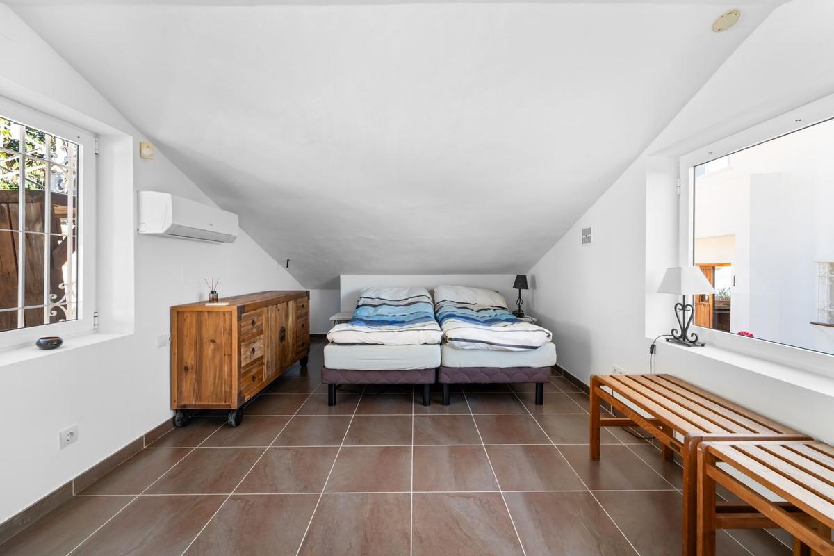 Villa for Sale in Benalmádena