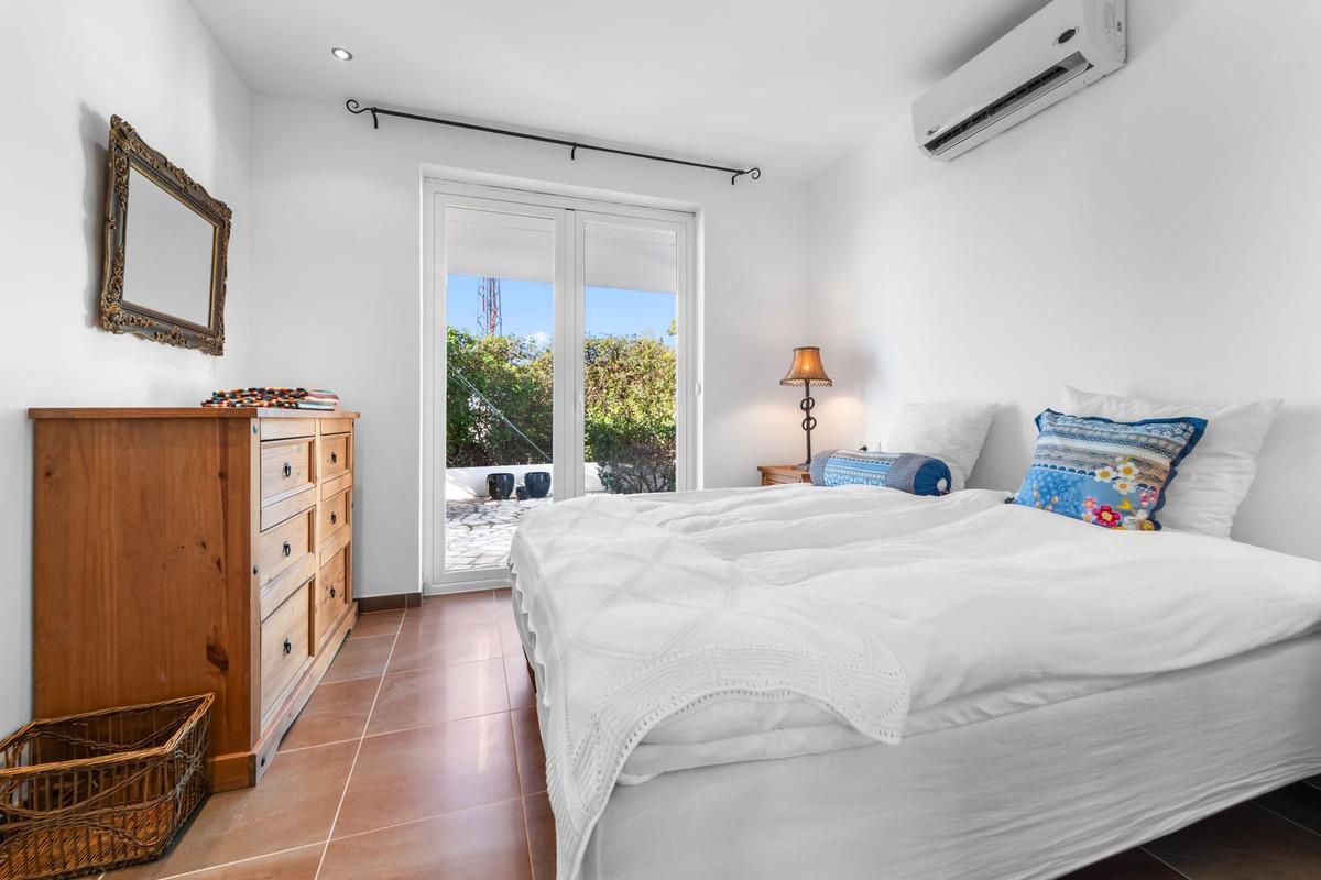 Villa for Sale in Benalmádena