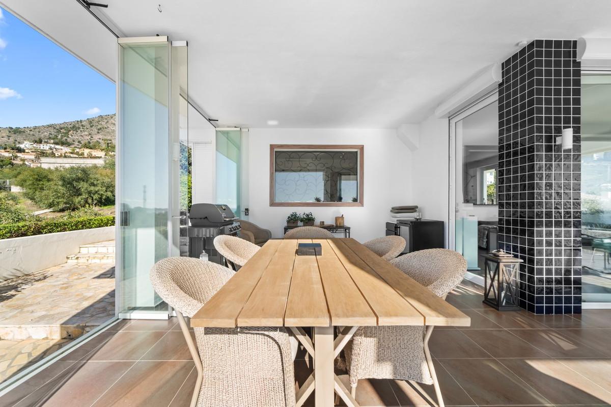 Villa for Sale in Benalmádena