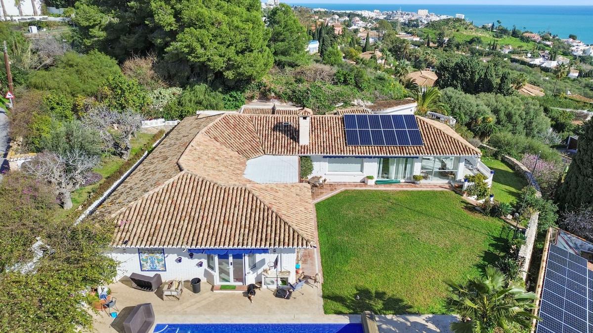 Villa for Sale in Benalmádena
