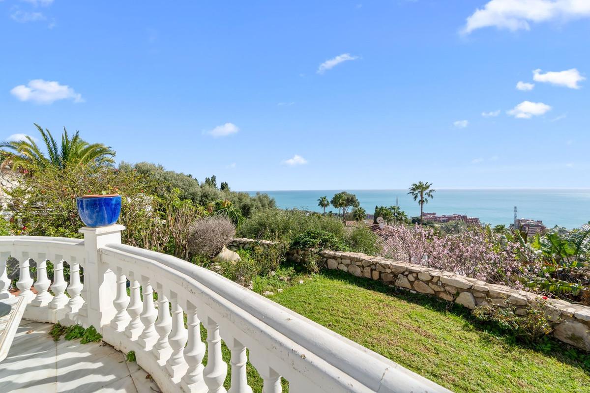 Villa for Sale in Benalmádena