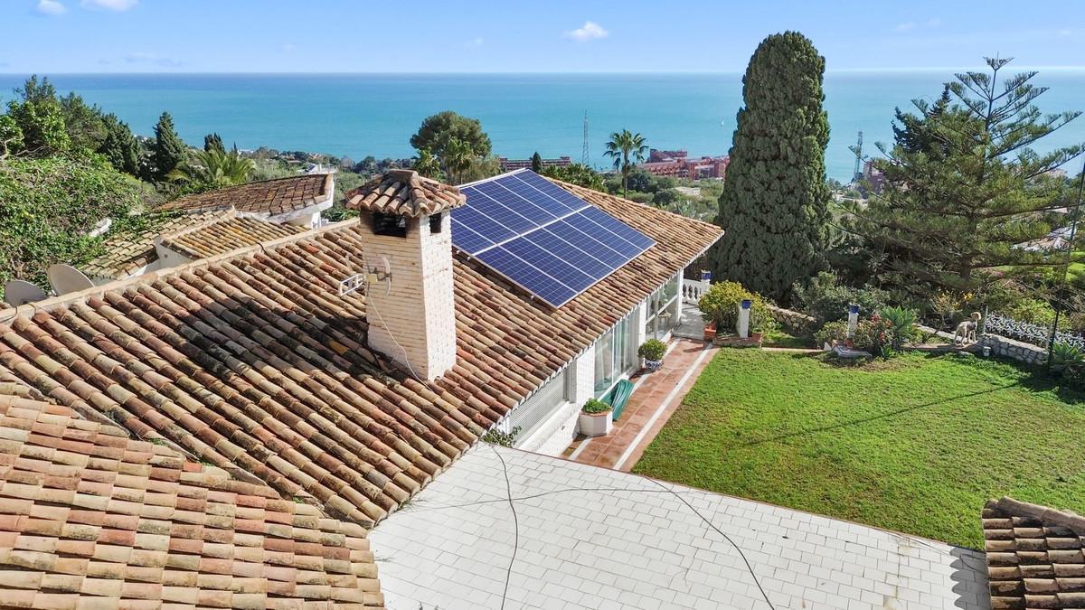 Villa for Sale in Benalmádena
