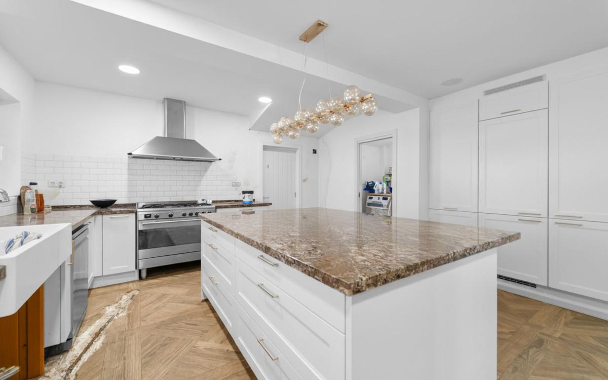 Villa for Sale in Benalmádena
