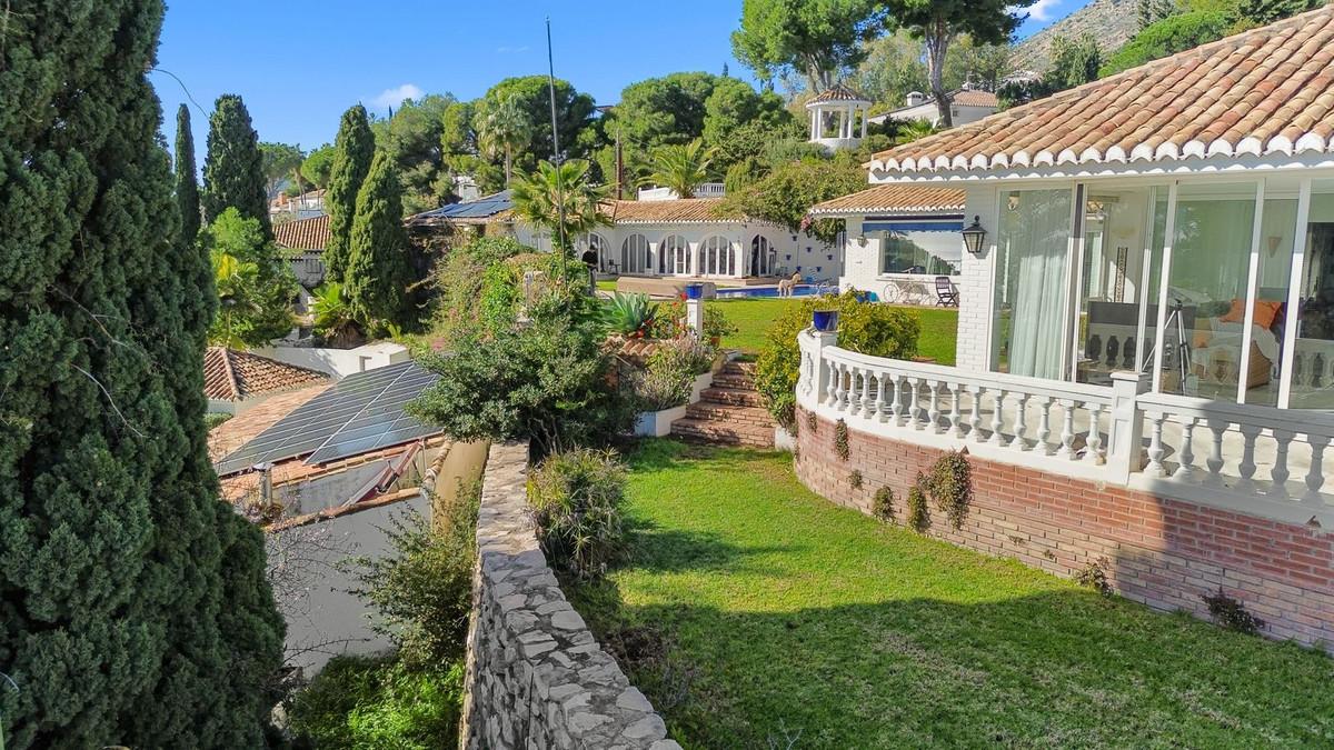 Villa for Sale in Benalmádena
