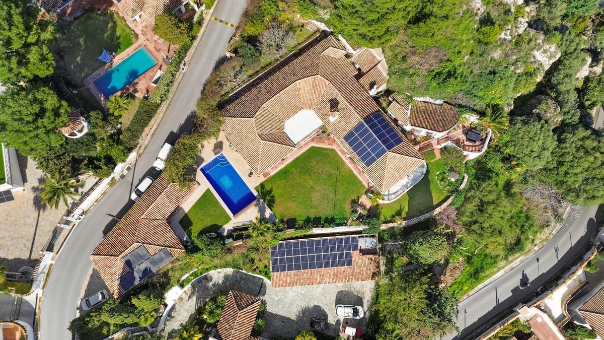 Villa for Sale in Benalmádena