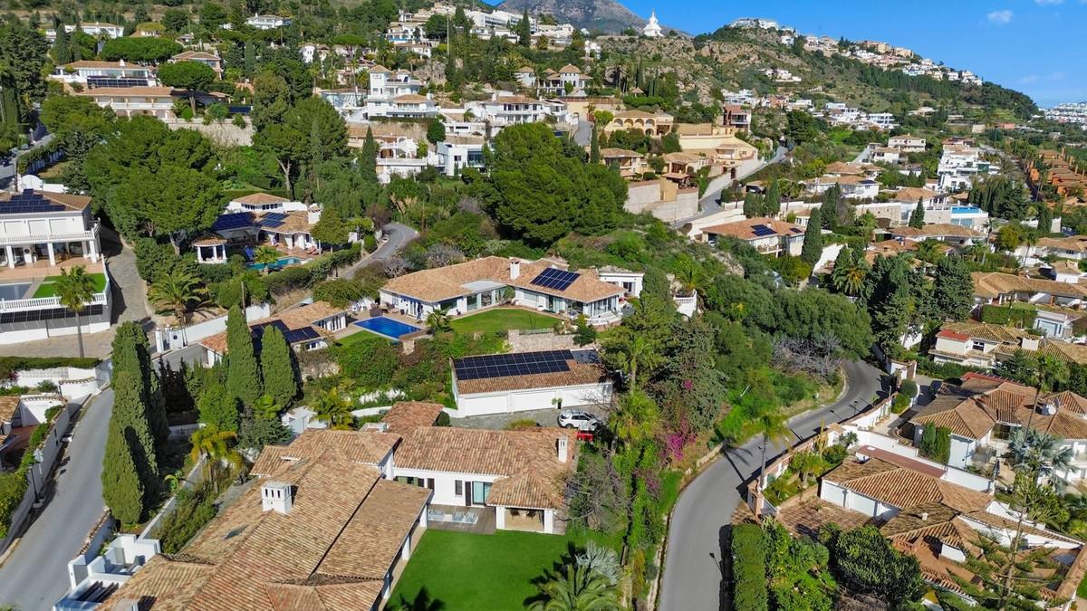 Villa for Sale in Benalmádena