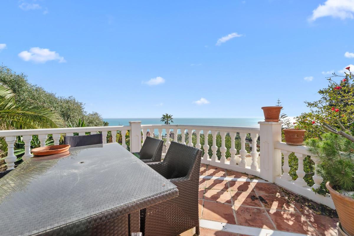 Villa for Sale in Benalmádena