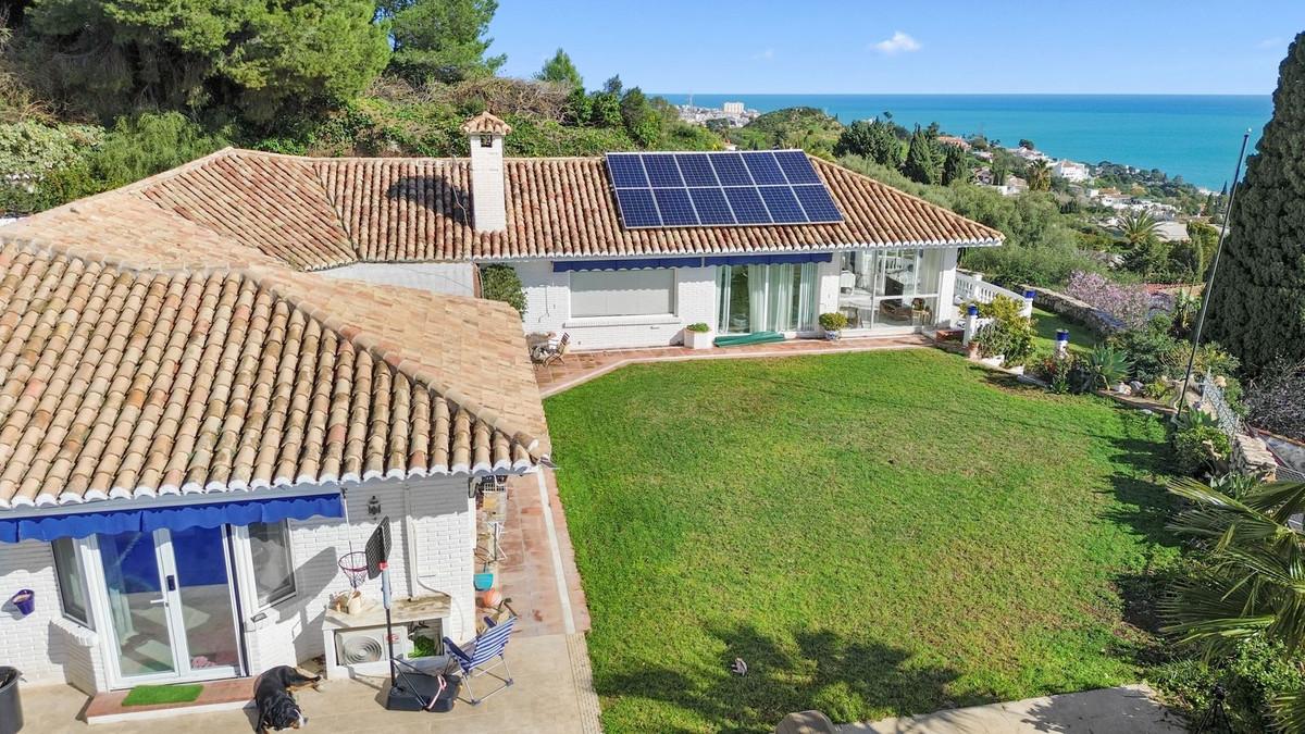Villa for Sale in Benalmádena