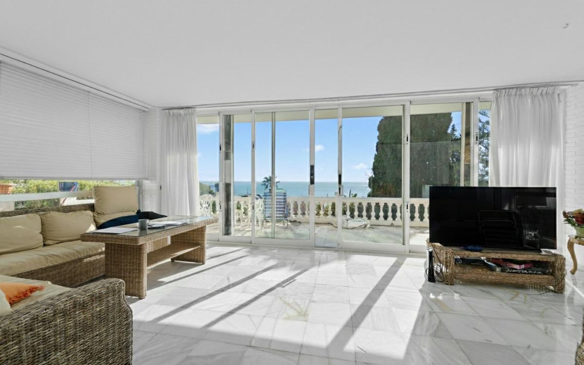 Villa for Sale in Benalmádena