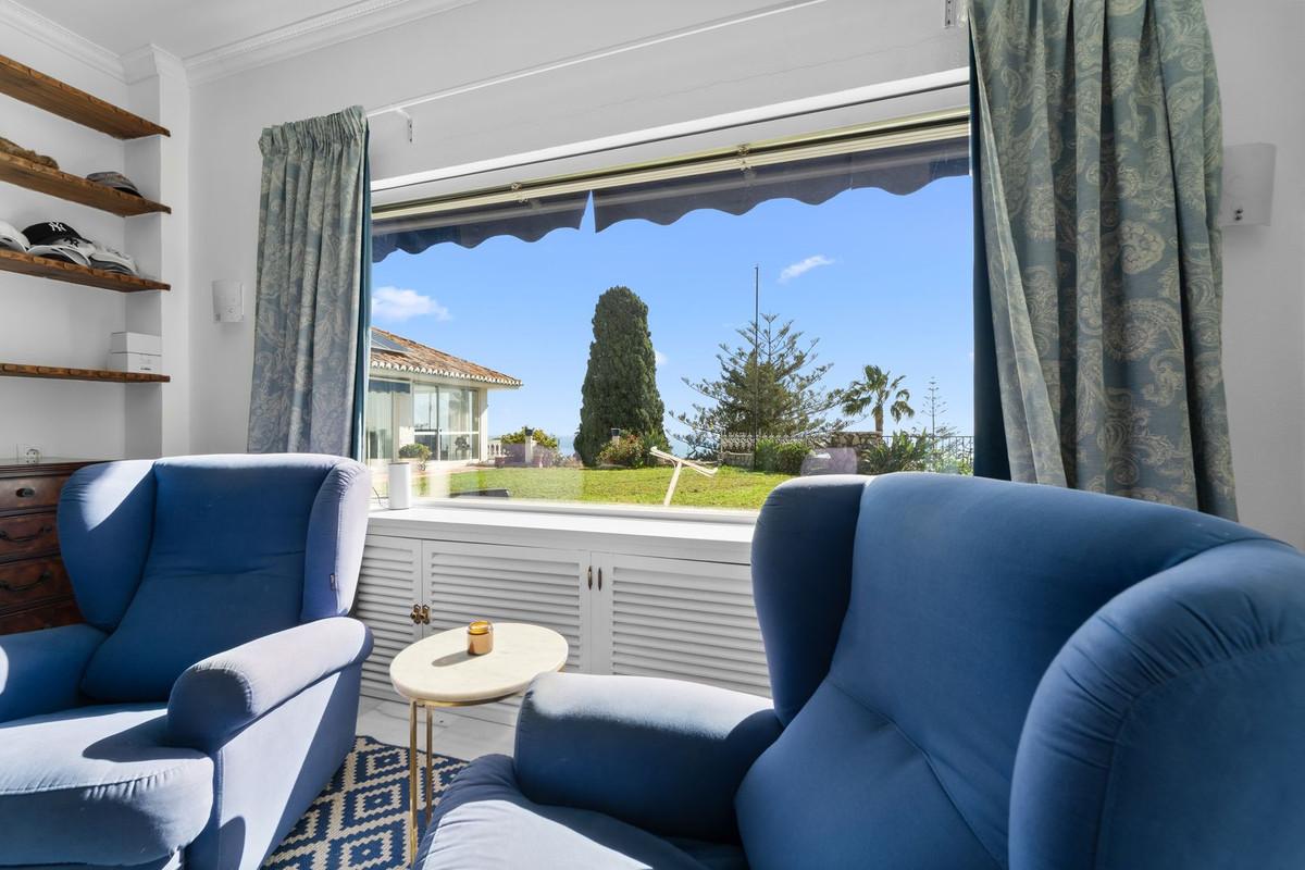 Villa for Sale in Benalmádena