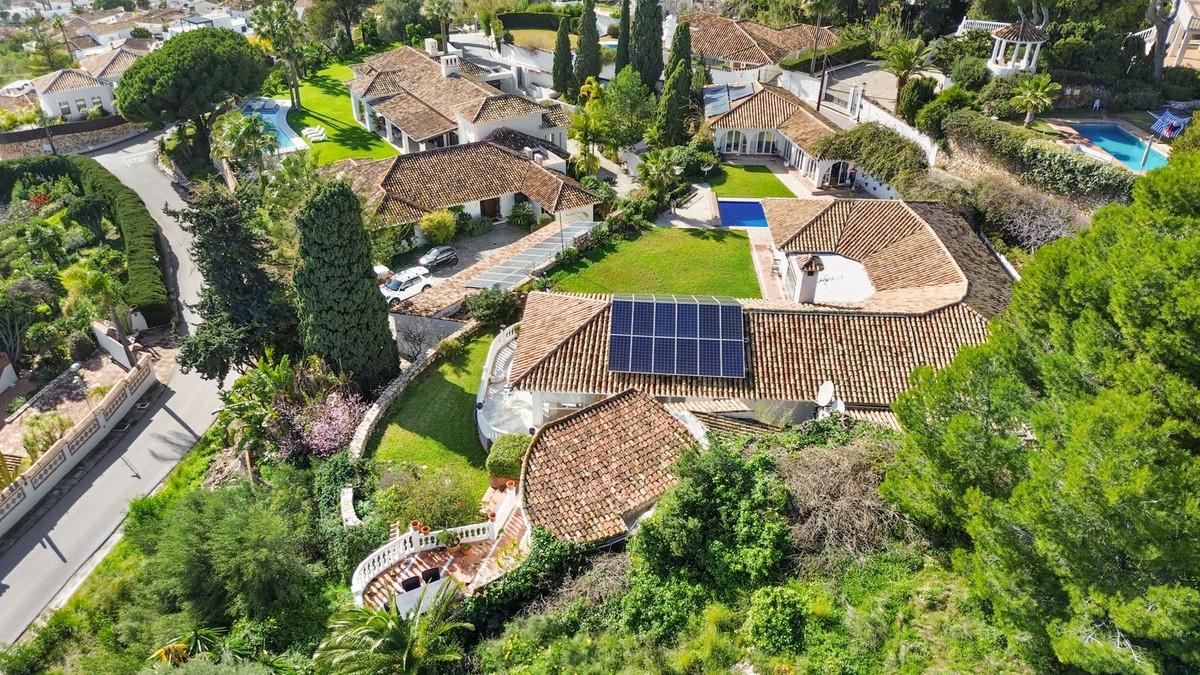 Villa for Sale in Benalmádena