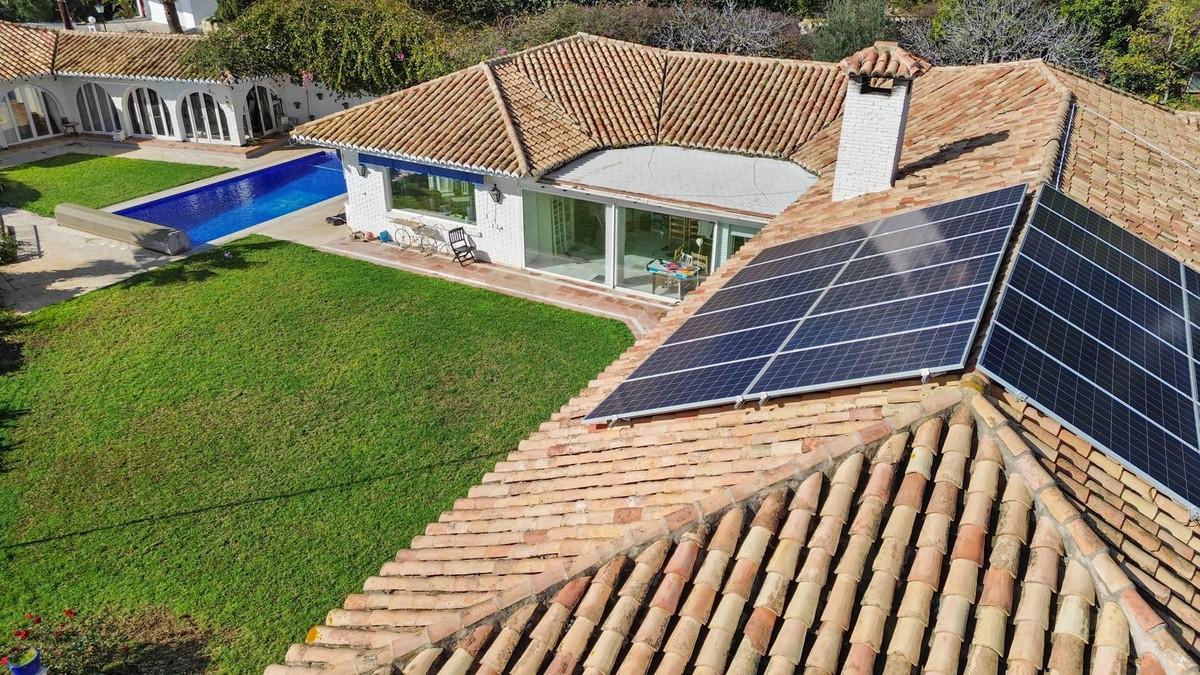 Villa for Sale in Benalmádena