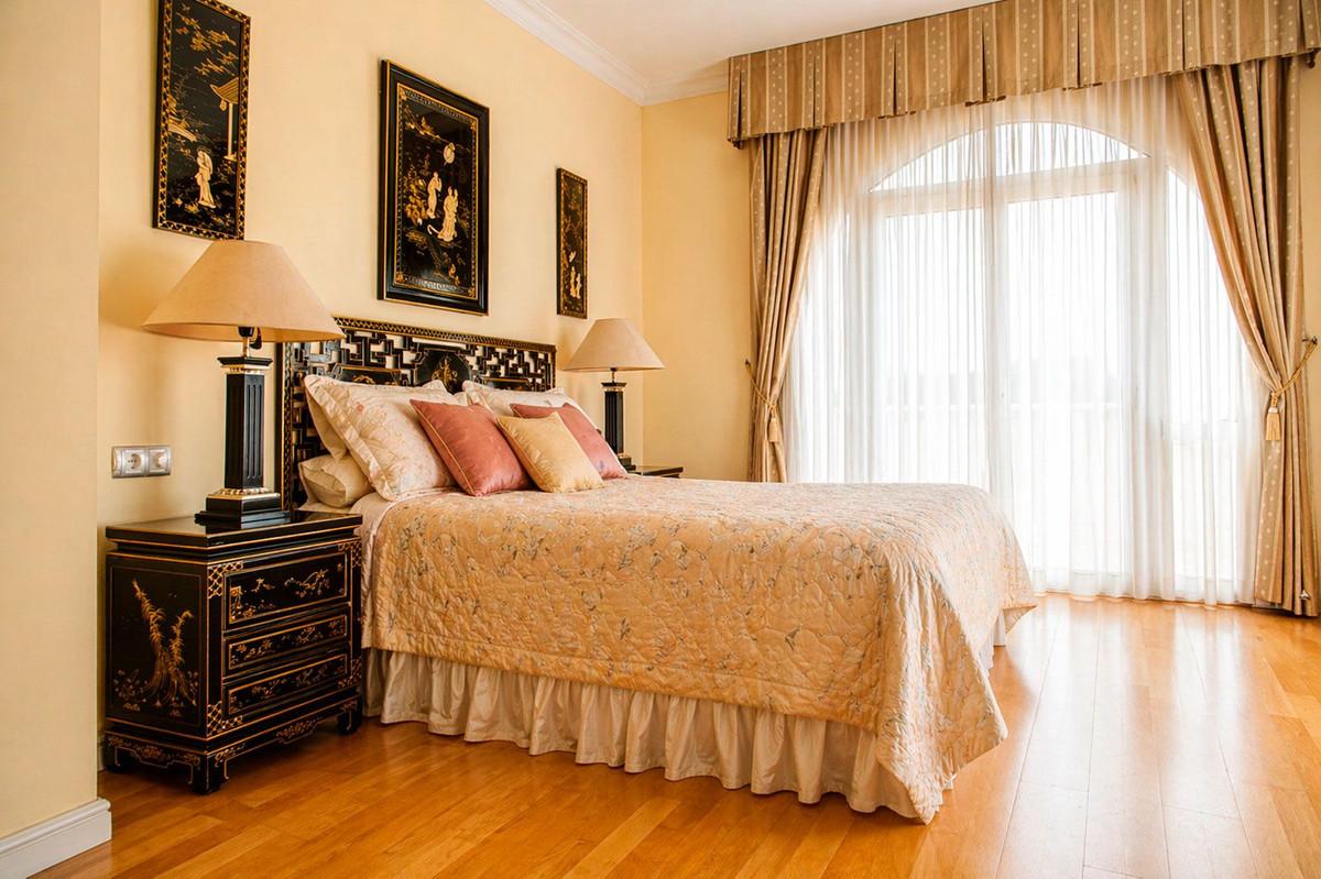 Villa for Sale in Benalmádena