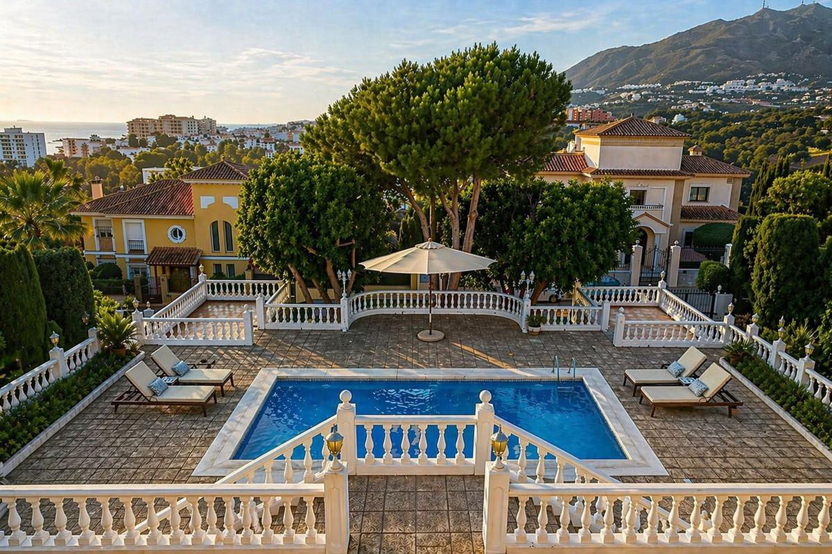 Villa for Sale in Benalmádena