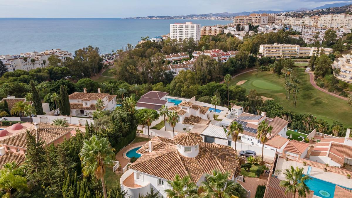 Villa for Sale in Benalmádena