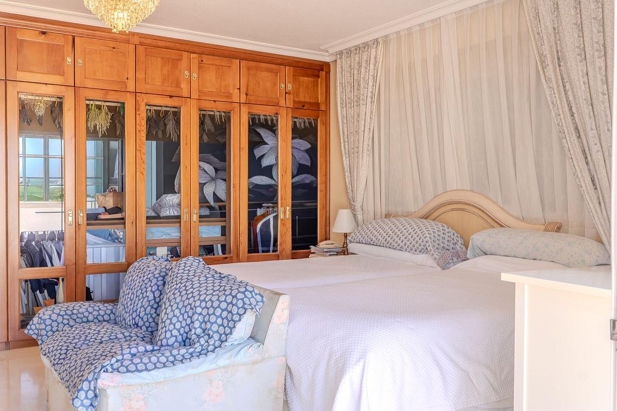 Villa for Sale in Benalmádena