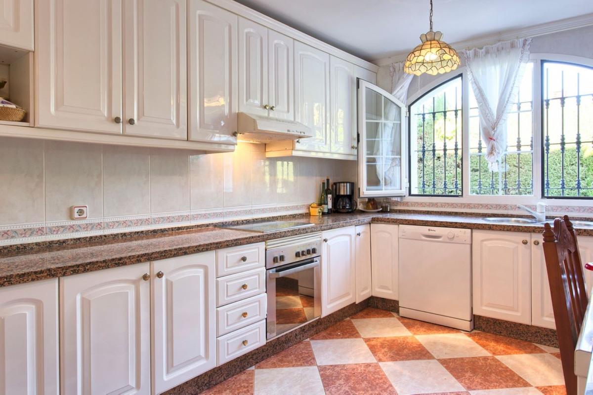 Villa for Sale in Benalmádena